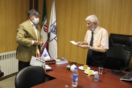 Donation of 127 million Tomans, in behalf of Dr.Alizade to scientific cultural foundation of Dr.Bahadori 