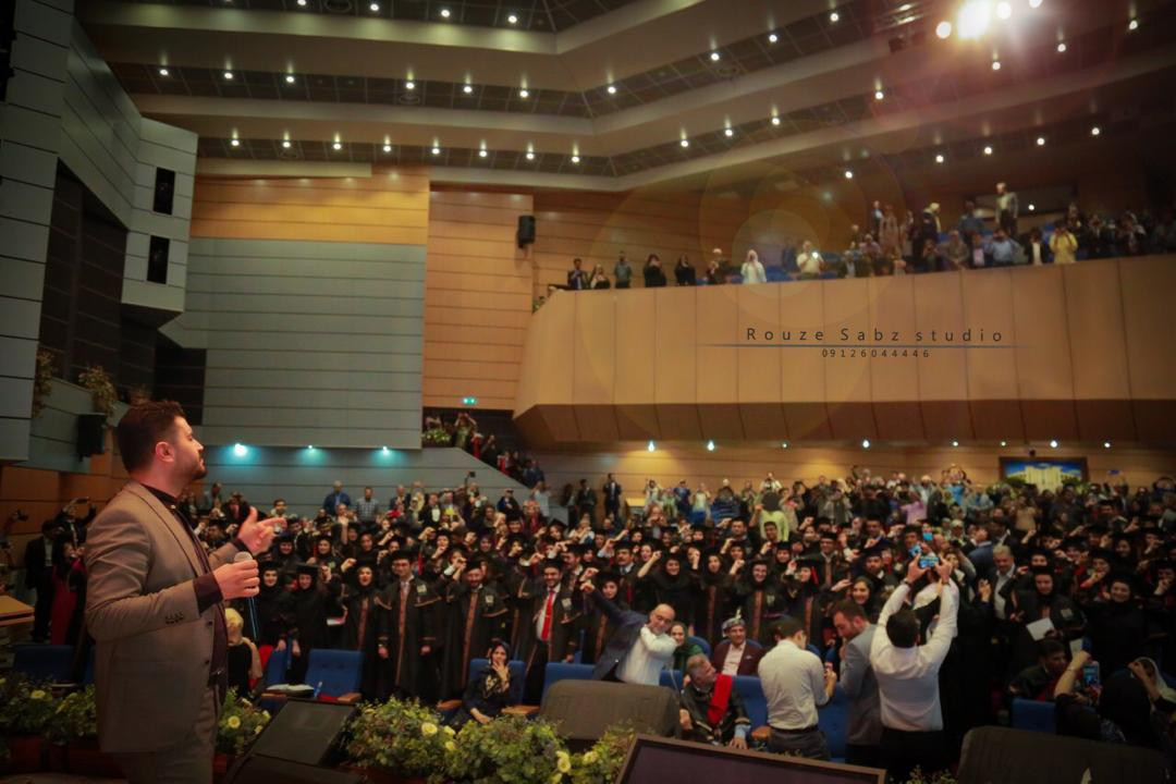 Contemporary with medicine day medical graduations entrance 2011, congratulated their graduation 